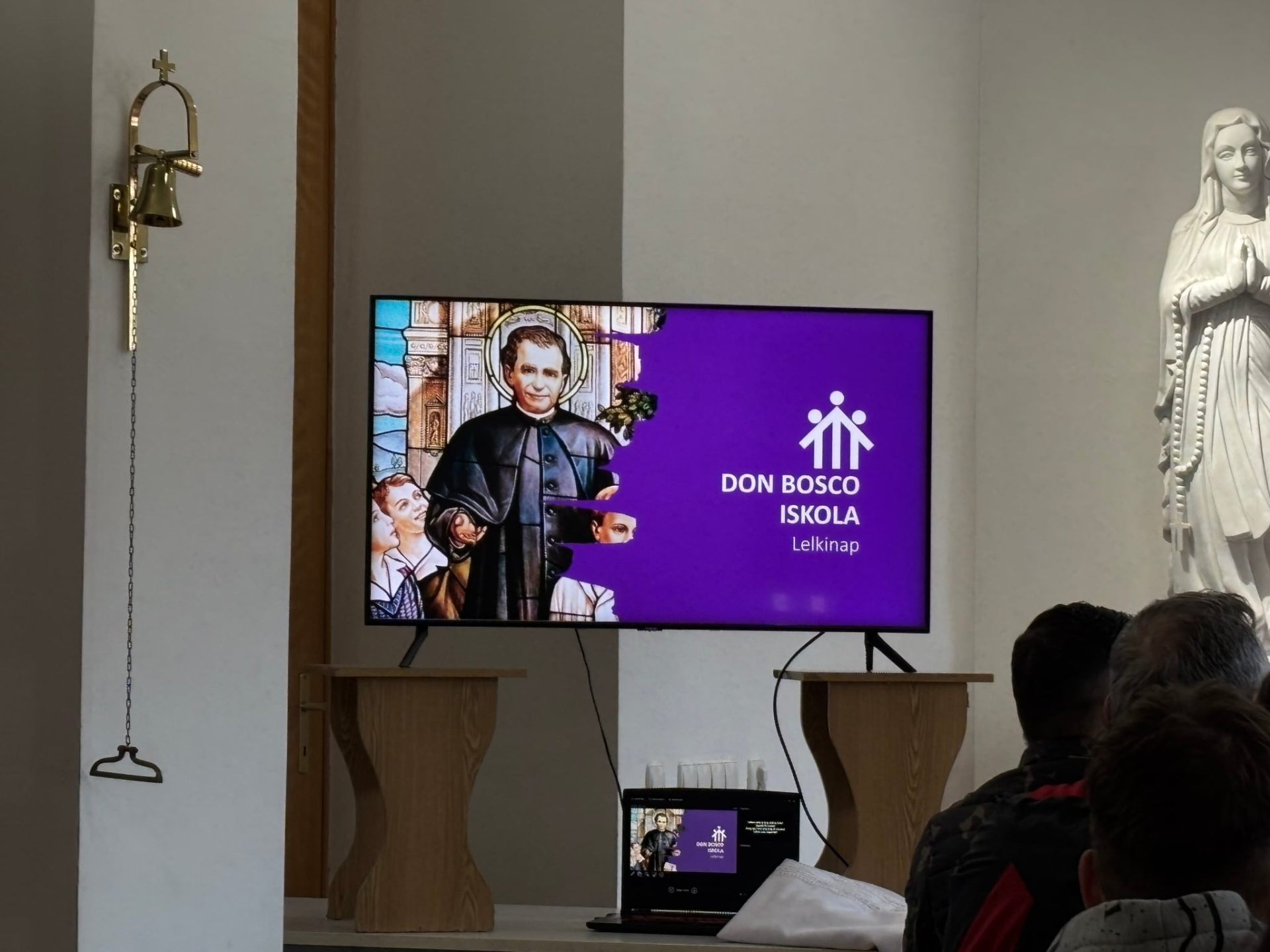 6f606d5d-18d8-4d80-b906-ebe6647ef91a