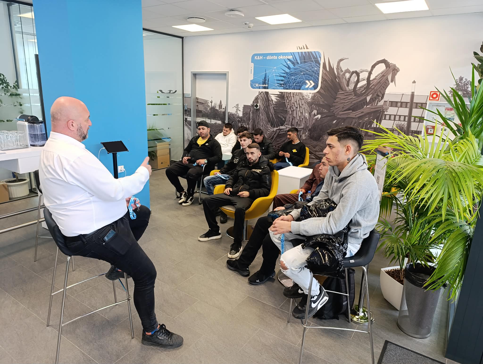 938bf057-422c-4384-8f76-6153d1e76120